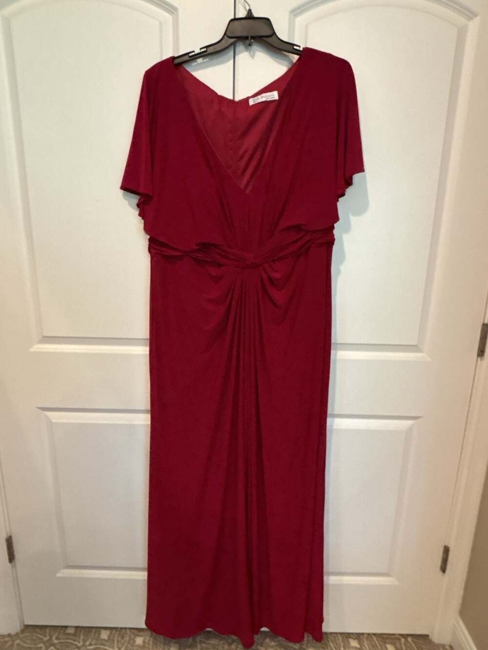 Mac Duggal Cape Sleeve Twist Waist Jersey Red Gown Size 24
